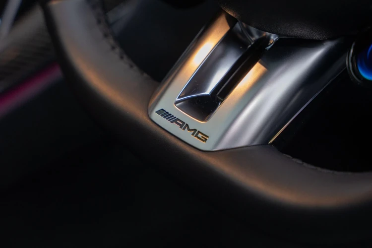 Vehicle Image 32