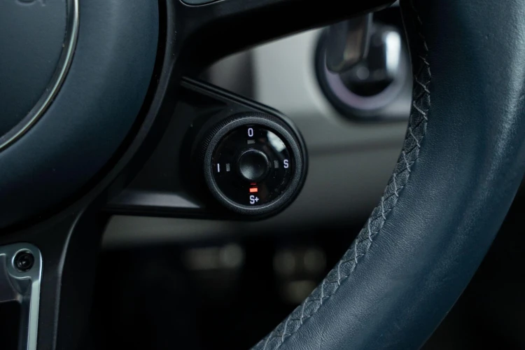 Vehicle Image 21