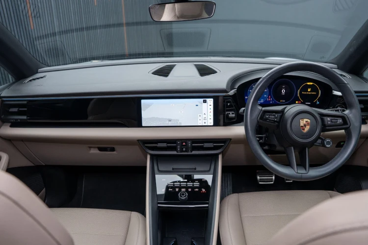Vehicle Image 35