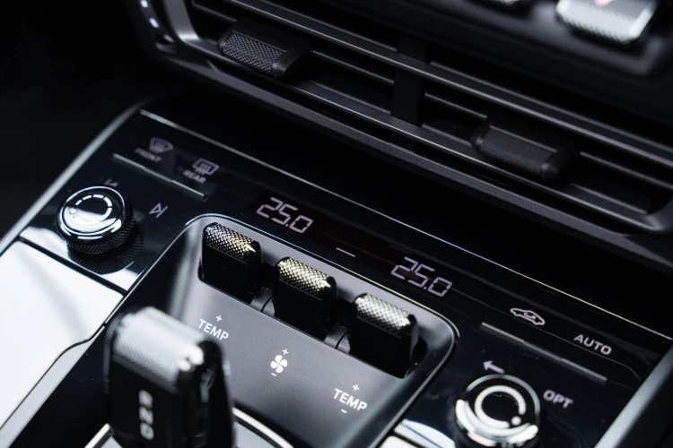 Vehicle Image 34