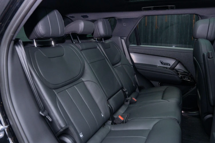 Vehicle Image 14
