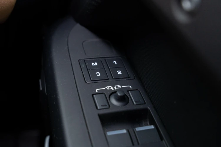 Vehicle Image 33