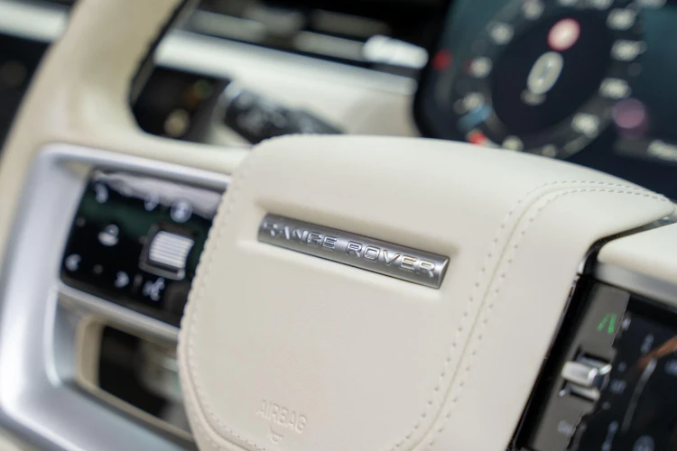 Vehicle Image 30