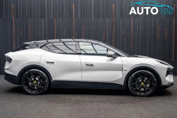 Vehicle Image 11