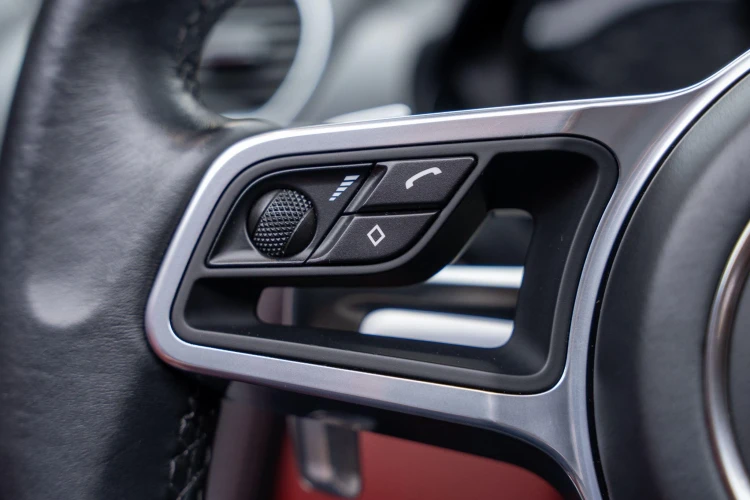Vehicle Image 30