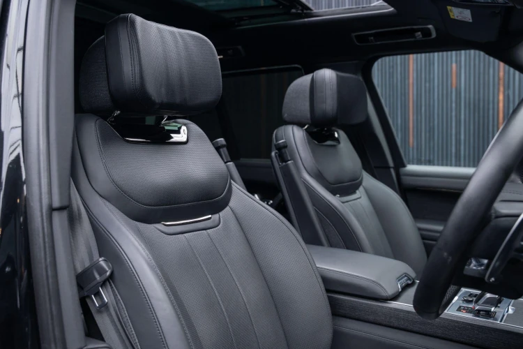 Vehicle Image 12