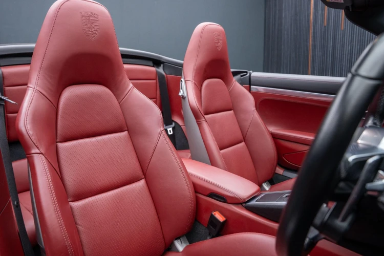 Vehicle Image 12