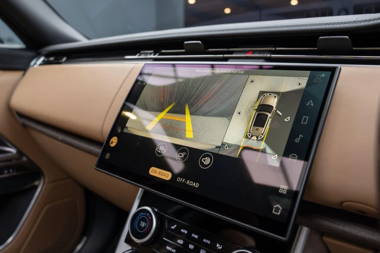 Vehicle Image 8