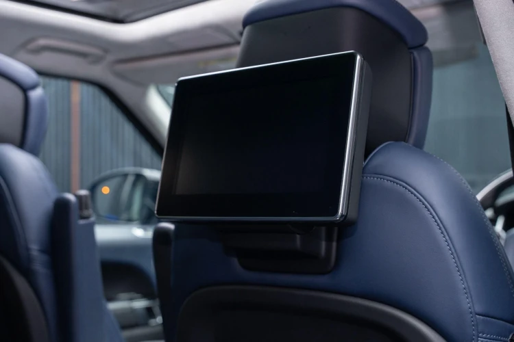 Vehicle Image 10