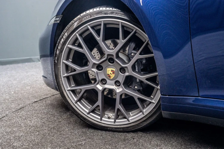 Vehicle Image 15
