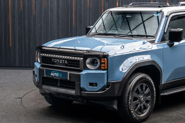 Vehicle Image 5