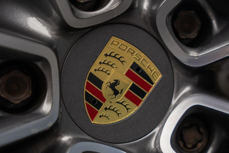 Vehicle Image 32