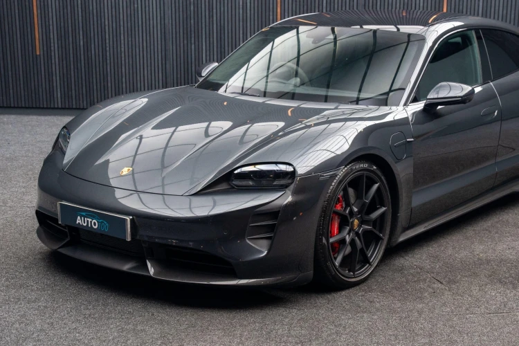 Vehicle Image 11