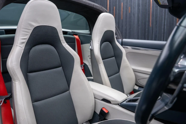 Vehicle Image 12