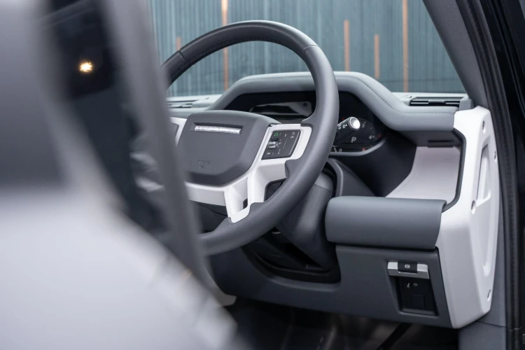 Vehicle Image 38