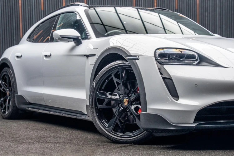 Vehicle Image 7