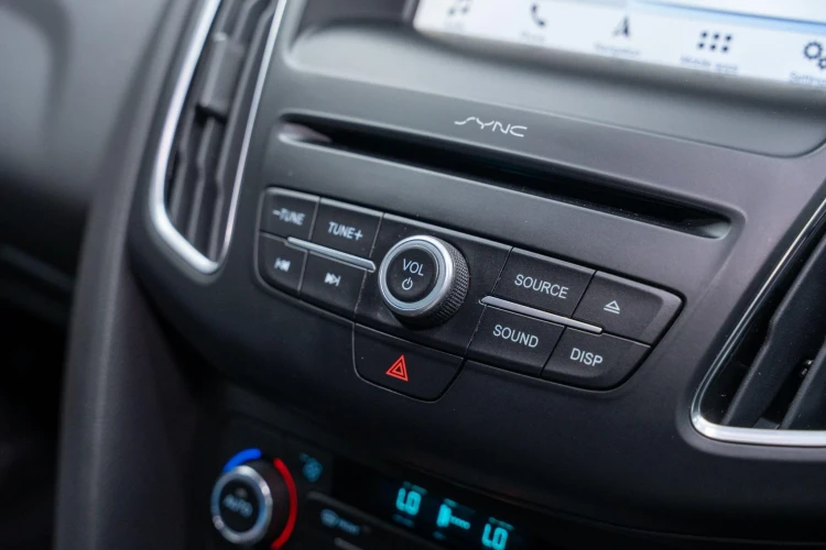 Vehicle Image 14