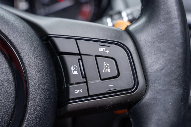Vehicle Image 36