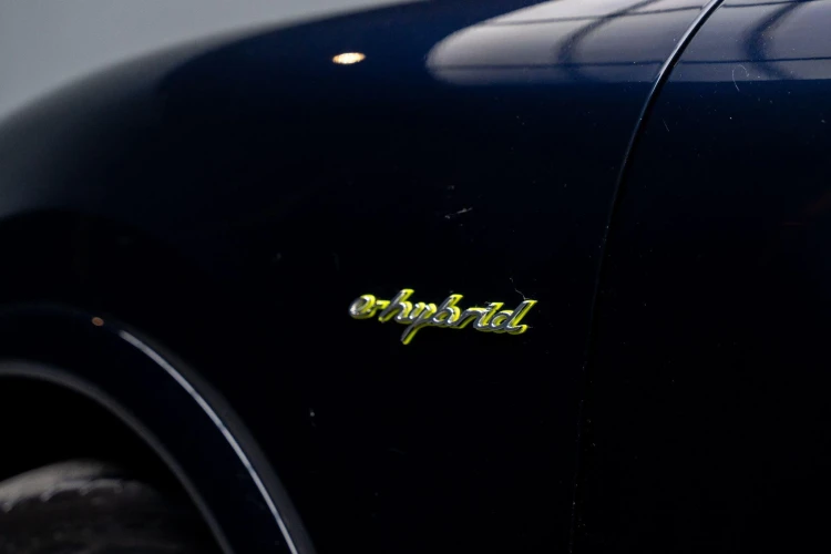 Vehicle Image 25