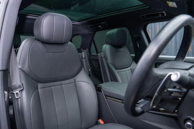 Vehicle Image 12