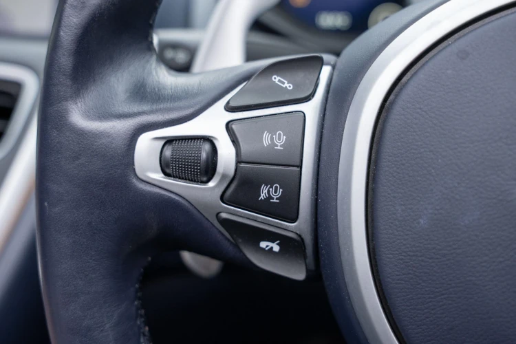 Vehicle Image 16