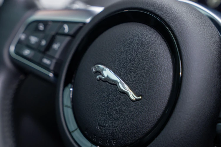 Vehicle Image 36