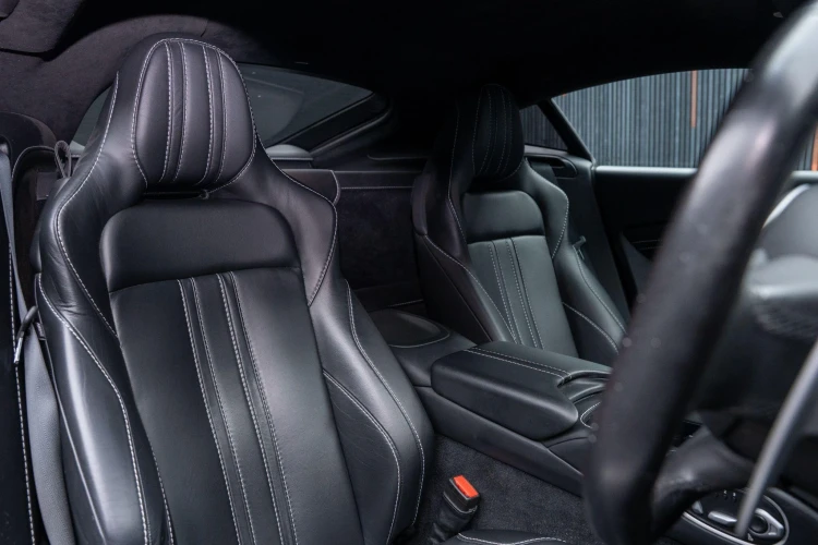 Vehicle Image 12