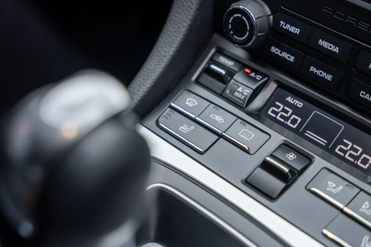 Vehicle Image 22