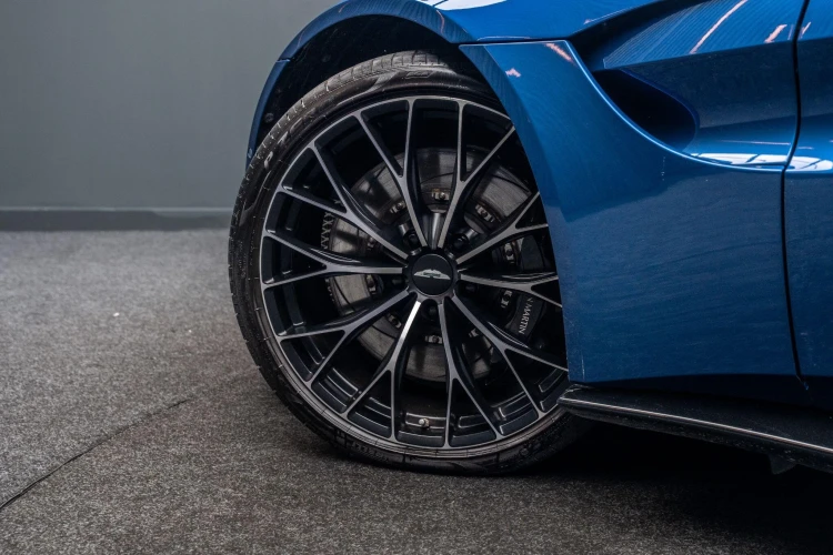 Vehicle Image 15