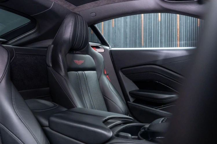 Vehicle Image 10