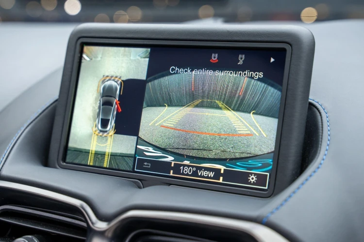 Vehicle Image 6