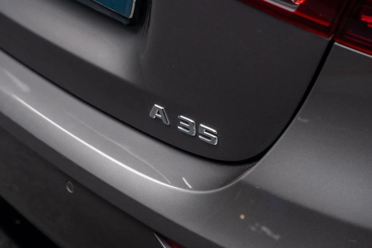 Vehicle Image 24