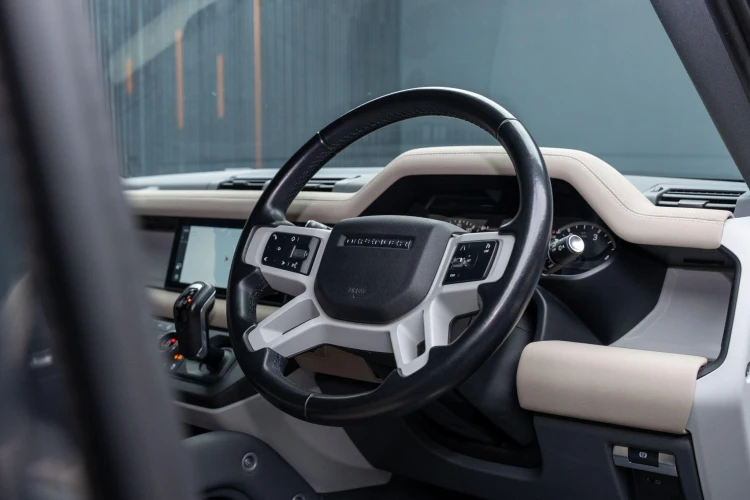 Vehicle Image 4