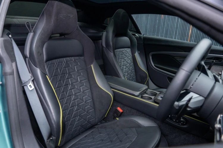 Vehicle Image 12