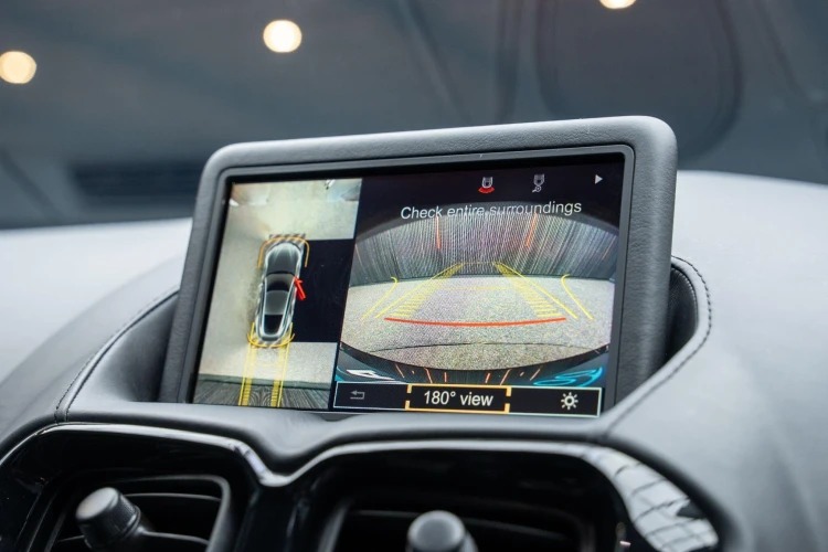 Vehicle Image 6