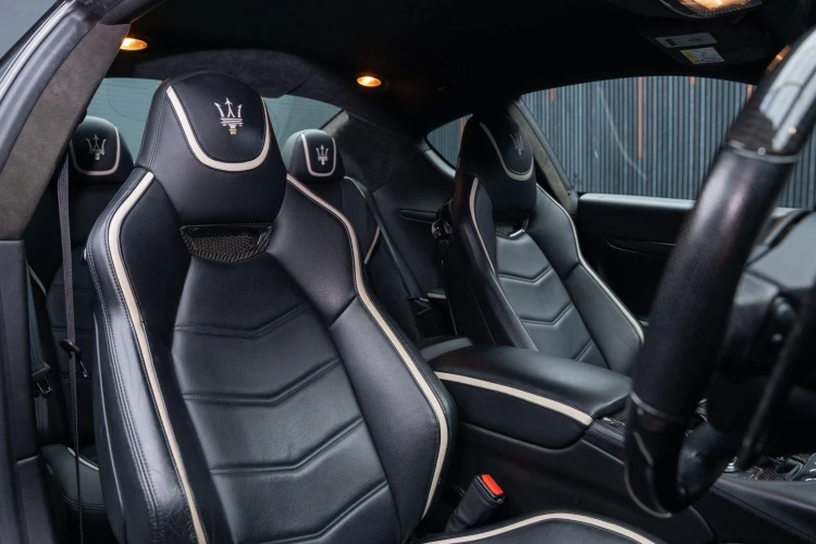 Vehicle Image 14