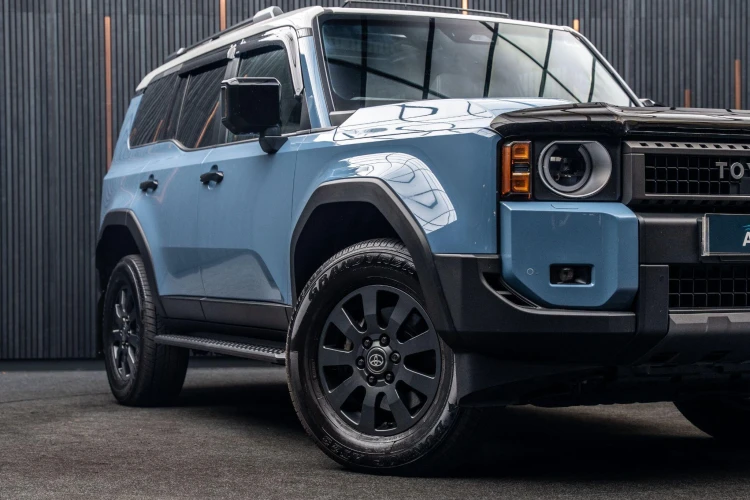Vehicle Image 7