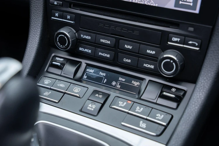Vehicle Image 16
