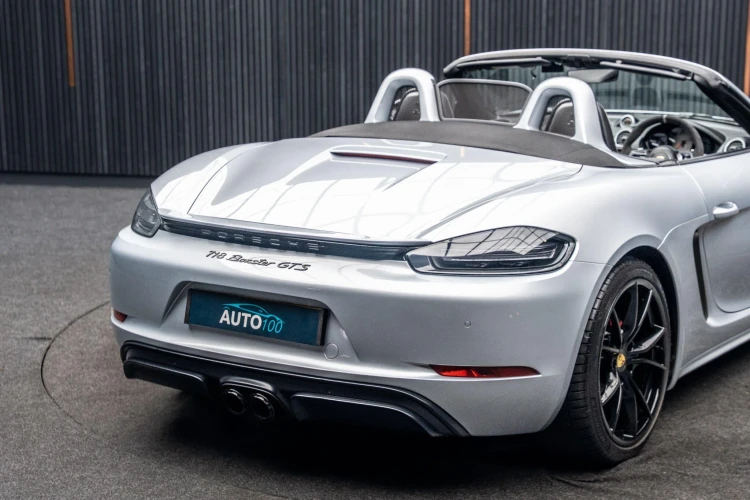 Vehicle Image 21