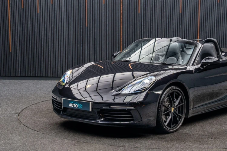 Vehicle Image 11