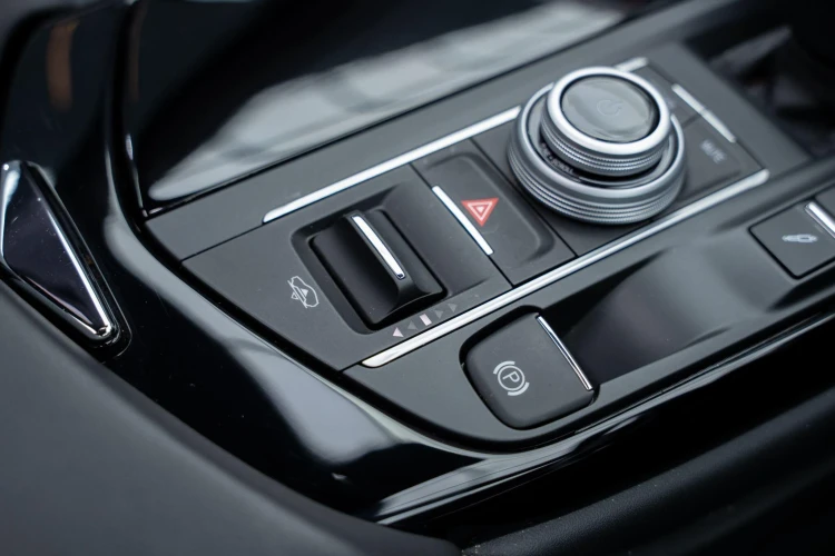 Vehicle Image 30