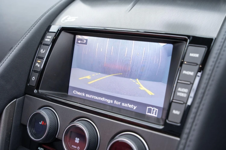 Vehicle Image 6