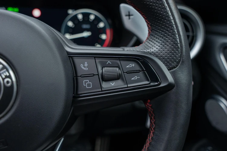 Vehicle Image 37