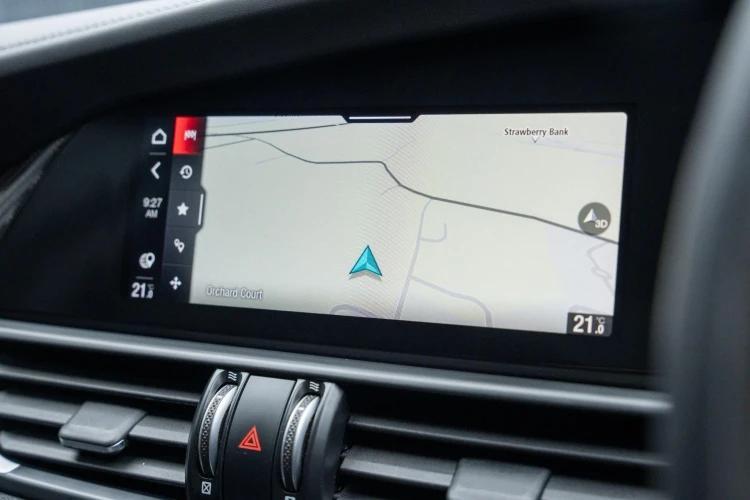 Vehicle Image 12