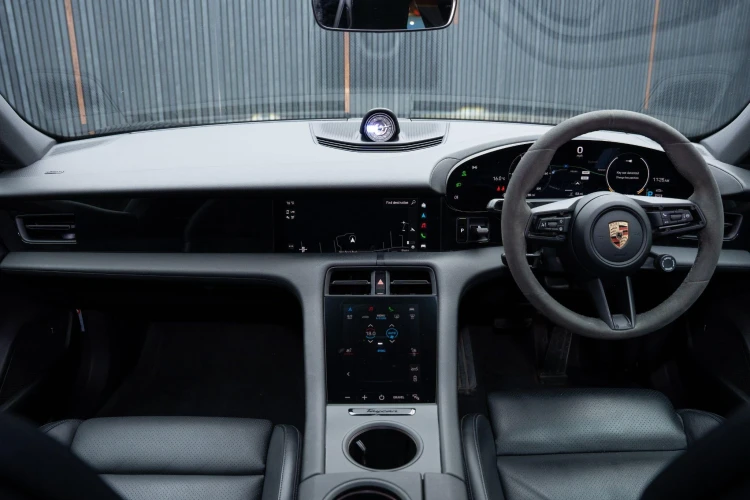 Vehicle Image 38