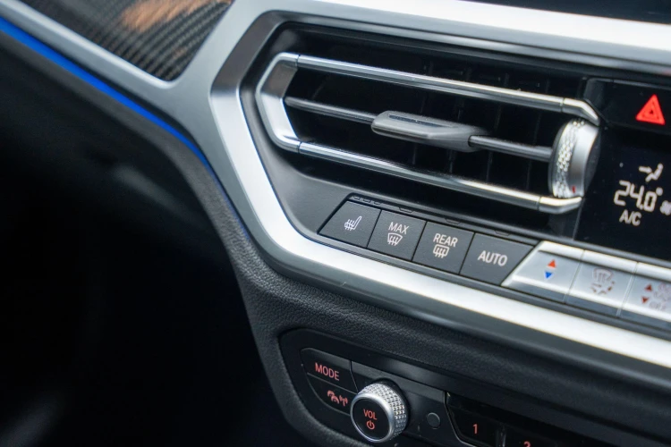 Vehicle Image 22