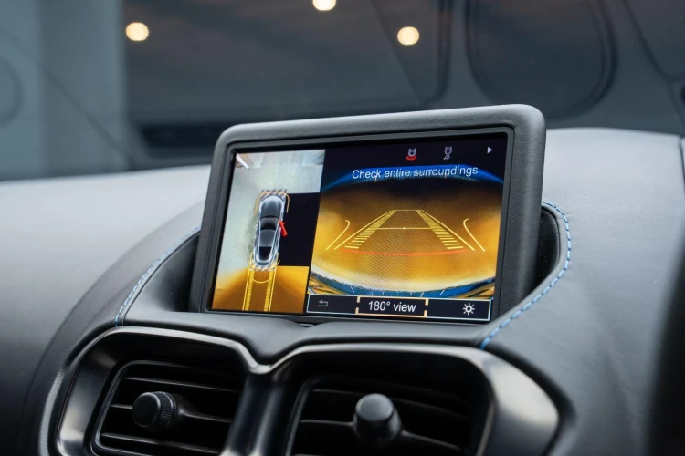 Vehicle Image 6