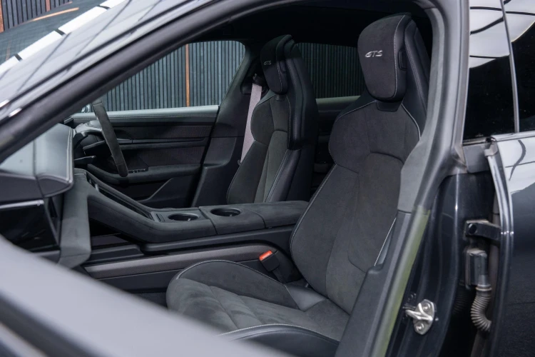 Vehicle Image 40