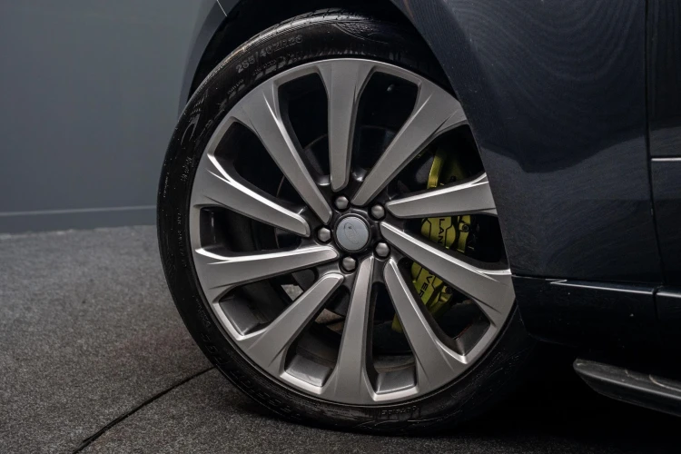 Vehicle Image 13