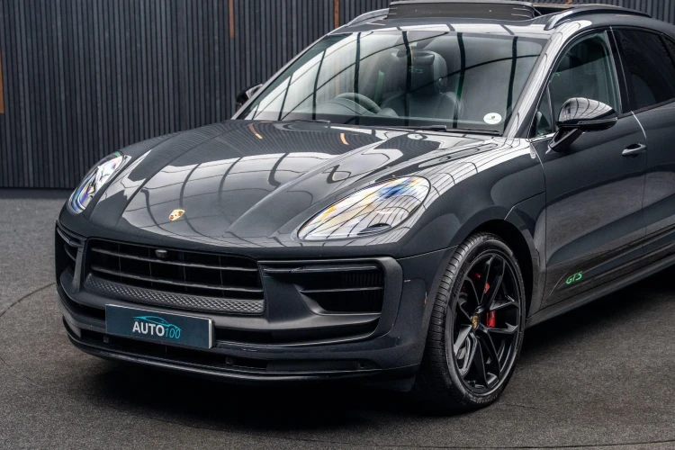 Vehicle Image 9
